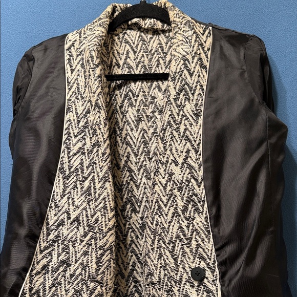 Banana Republic Black and White Chevron Blazer - Picture 12 of 16